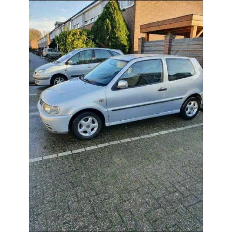 Volkswagen Polo 1.4 44KW AUT 1999 Grijs