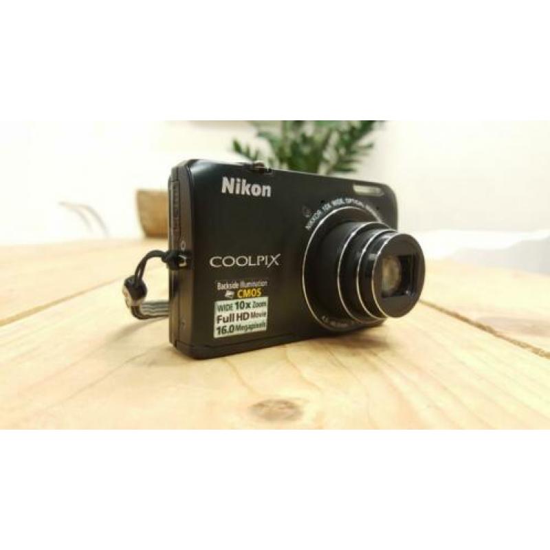 Nikon Coolpix S6300 - Compact camera - CMOS - 10x zoom