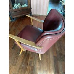 Club fauteuil uit 1950 met rood leer