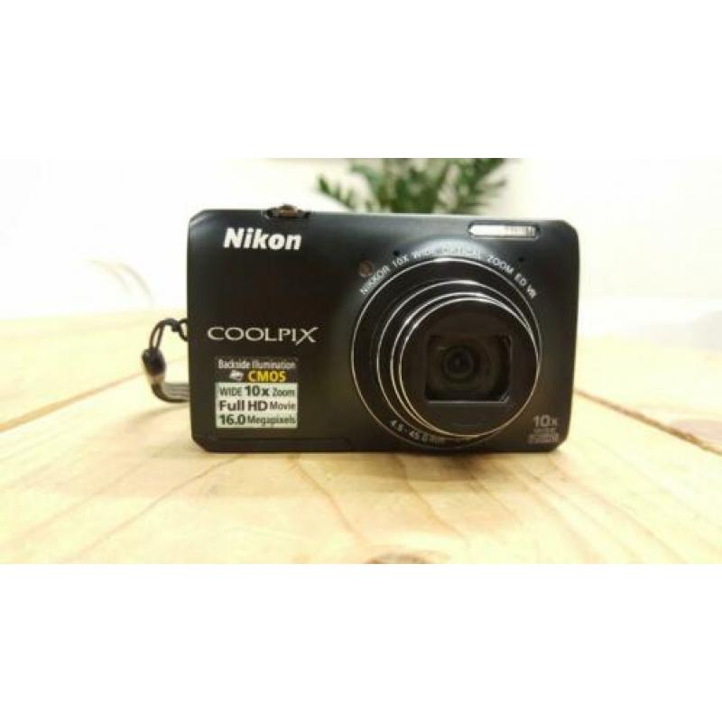 Nikon Coolpix S6300 - Compact camera - CMOS - 10x zoom