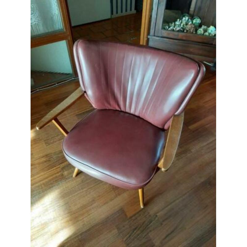 Club fauteuil uit 1950 met rood leer