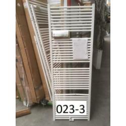 023. Handdoek / Badkamer radiators