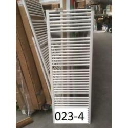 023. Handdoek / Badkamer radiators