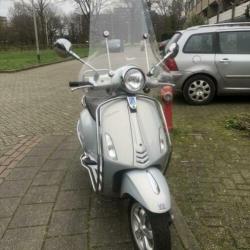 MOET NU WEG vespa primavera 2016