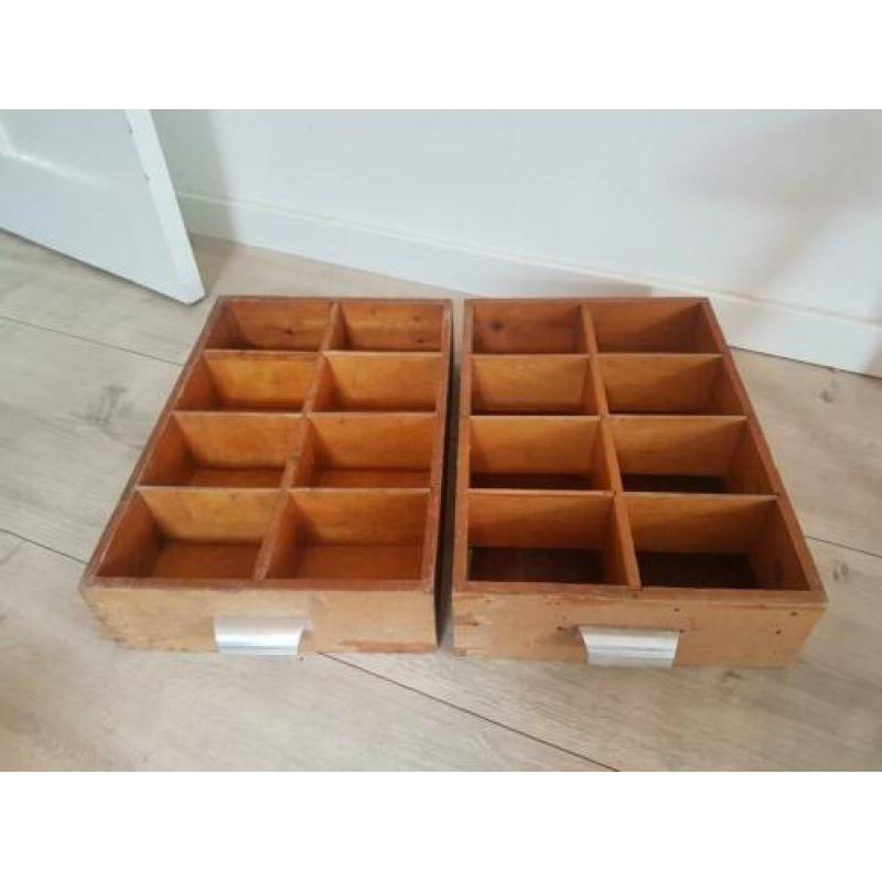 2 Oude houten lades / kastjes / vintage hout vakjes