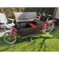 Mooie bakfiets, net onderhoud gehad. 4 versnellingen