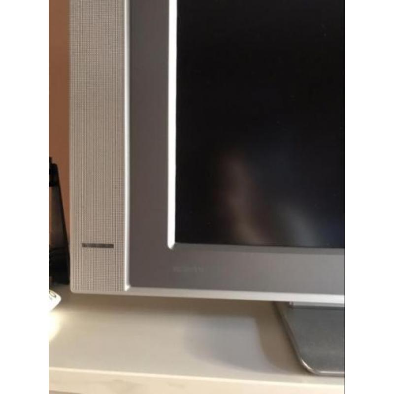 Philips HDready (82 cm) + 2 HDMI